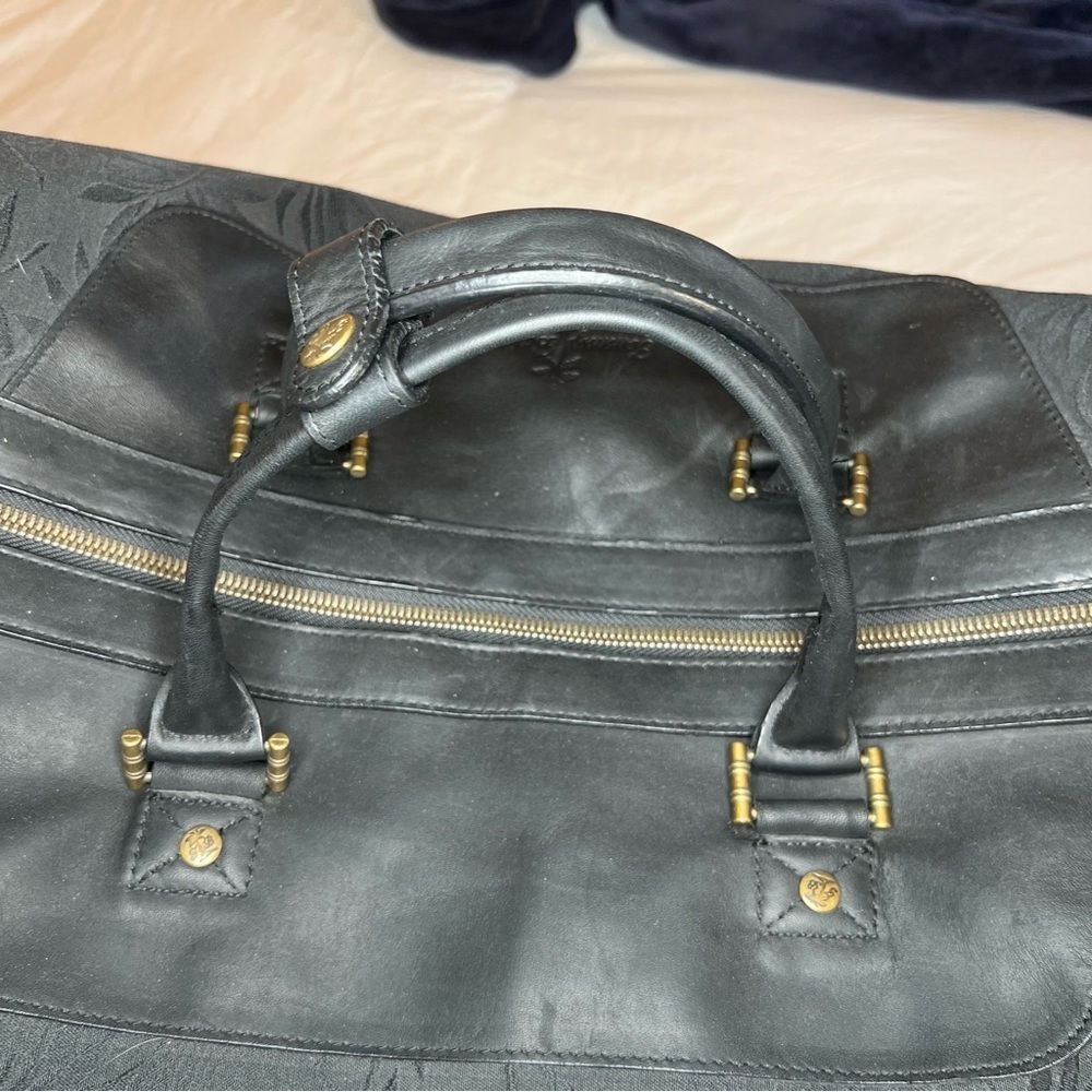 Tommy Bahama Large Black Duffle Bag, Shoulder Strap Top Handles Leather Accents - Picture 9 of 16